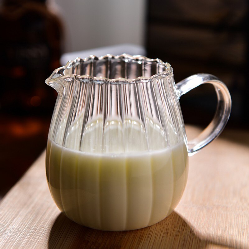 Jarra de leche de cristal a rayas japonesa, taza resistente al calor, separador de café, té de la leche, jarra transparente con mango