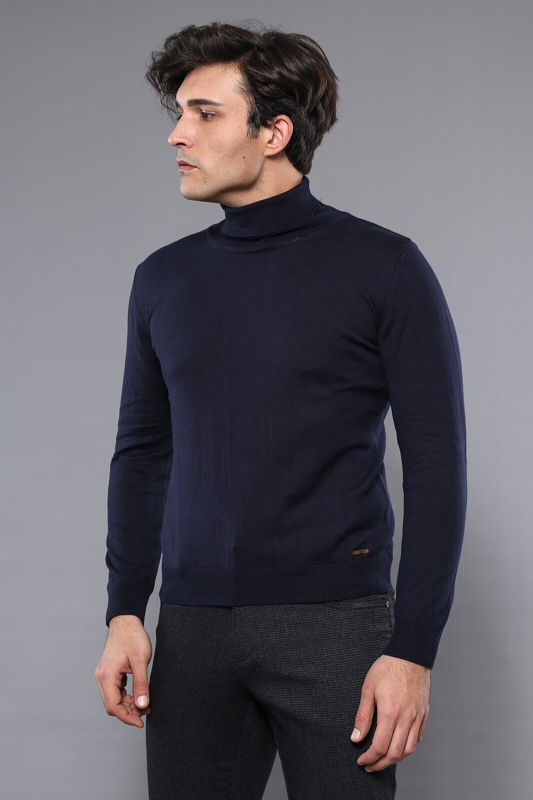 Camisola de malha marinha de gola alta wessi