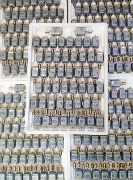 Azgiant elv/els retningslås styremaskine motor dc motor til mercedes benz  w204 w207 w212 c/ e serie kulbørsteholder