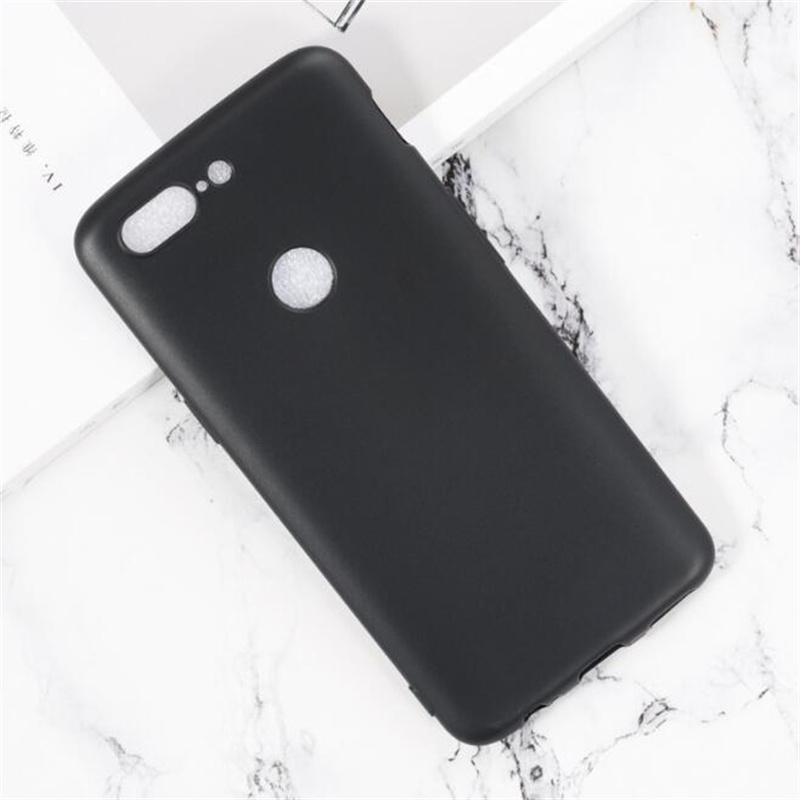 Puhelimen pohjakuori oneplus 5t a5010 6.01 :lle "oneplus 5 a5000 5.5 " magneettinen ja nimettömälle sopiva pehmeä silikonisuojus