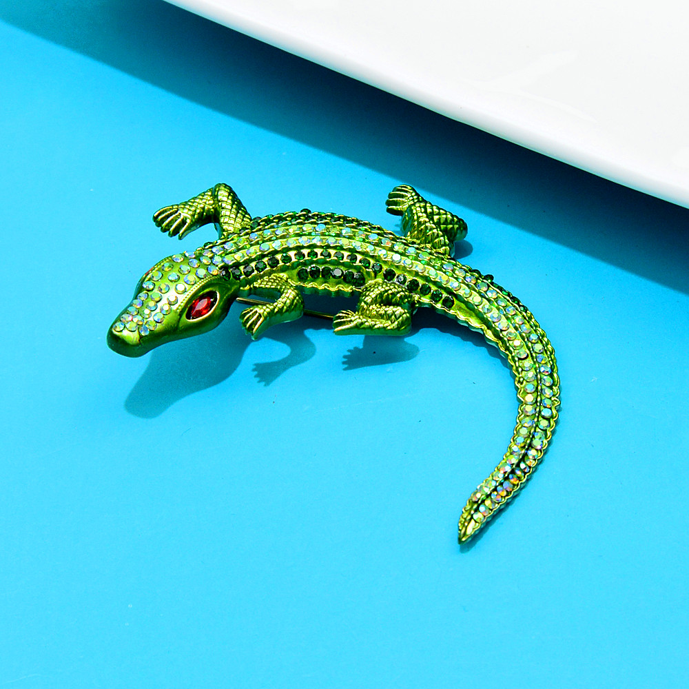 Cindy Xiang Rhinestone Crocodile Broche