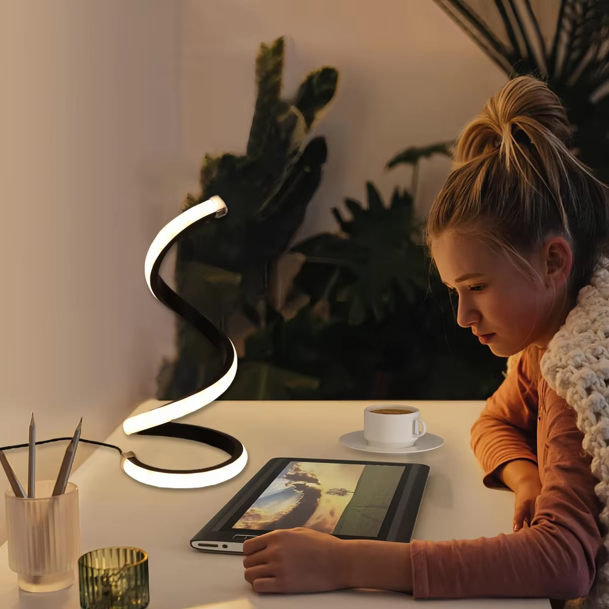 LED moderne minimalistische spiraal bureaulamp draadgestuurde bureaulamp drie kleuren led omgevingslicht voor bars cafés slaapkamer kamer decor