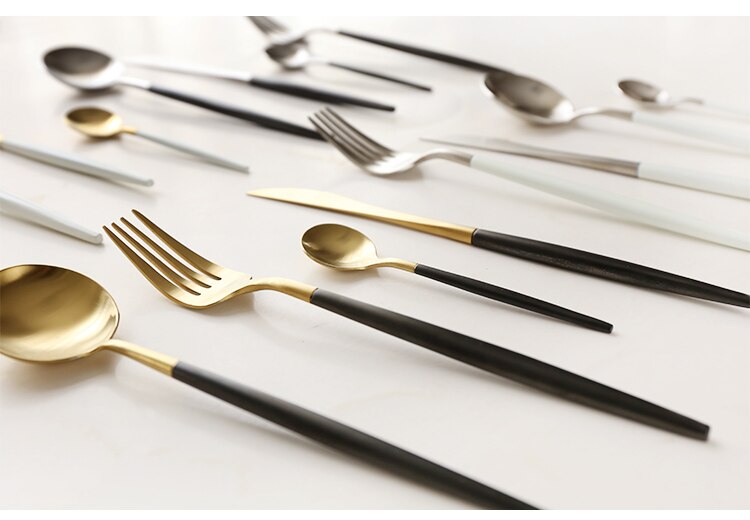 Czarno-biało-złota europejska zastawa stołowa metalowy nóż łyżka widelec zestaw sztućców ze stali nierdzewnej