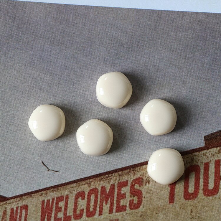 Imanes redondos para refrigerador, pegatinas pequeñas de 15mm, imán de Color para refrigerador, de recuerdo, decoración del hogar, 10 piezas: 10 PCS White
