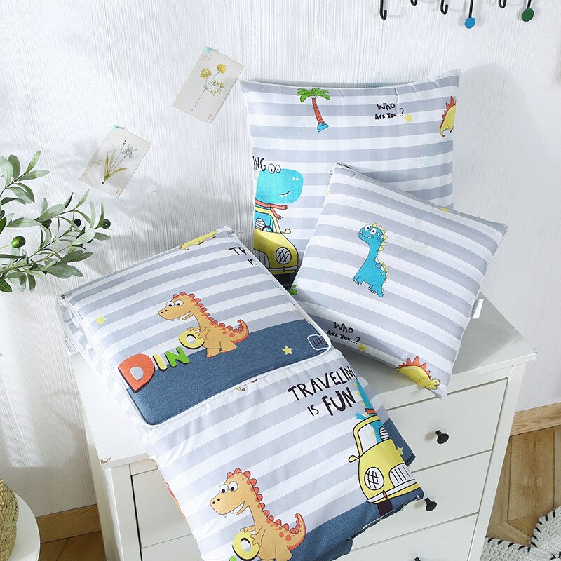 Auto cartoon quilt deken draagbare opvouwbare vierkante kussen thuiskantoor auto airconditioning quilt cartoon kussen: 6