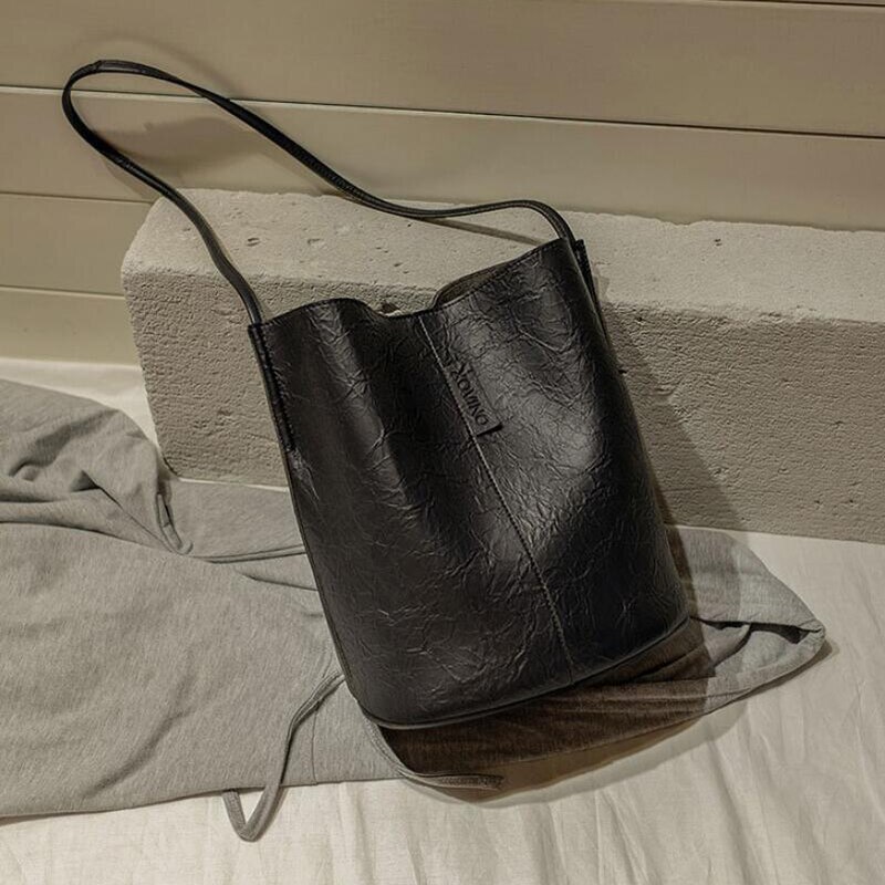 Retro bucket bag pu letaher skuldertaske stor kapacitet crossbody taske let shopping skuldertaske avanceret dame håndtaske: Sort