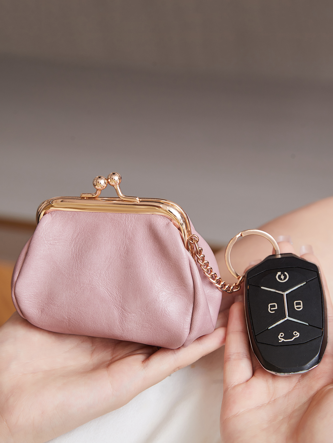 Mini bolsa de moedas retrô com clipe de bloqueio, bolsa de armazenamento portátil diária e fofa para meninas, bolsa de chave simples de cor sólida