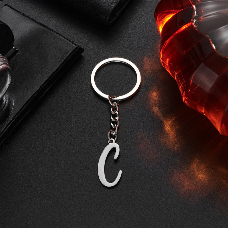Llavero con letra inicial de A-Z de acero inoxidable para amantes, joyería antigua en inglés, colgante del alfabeto, llavero de coche, accesorios para bolso