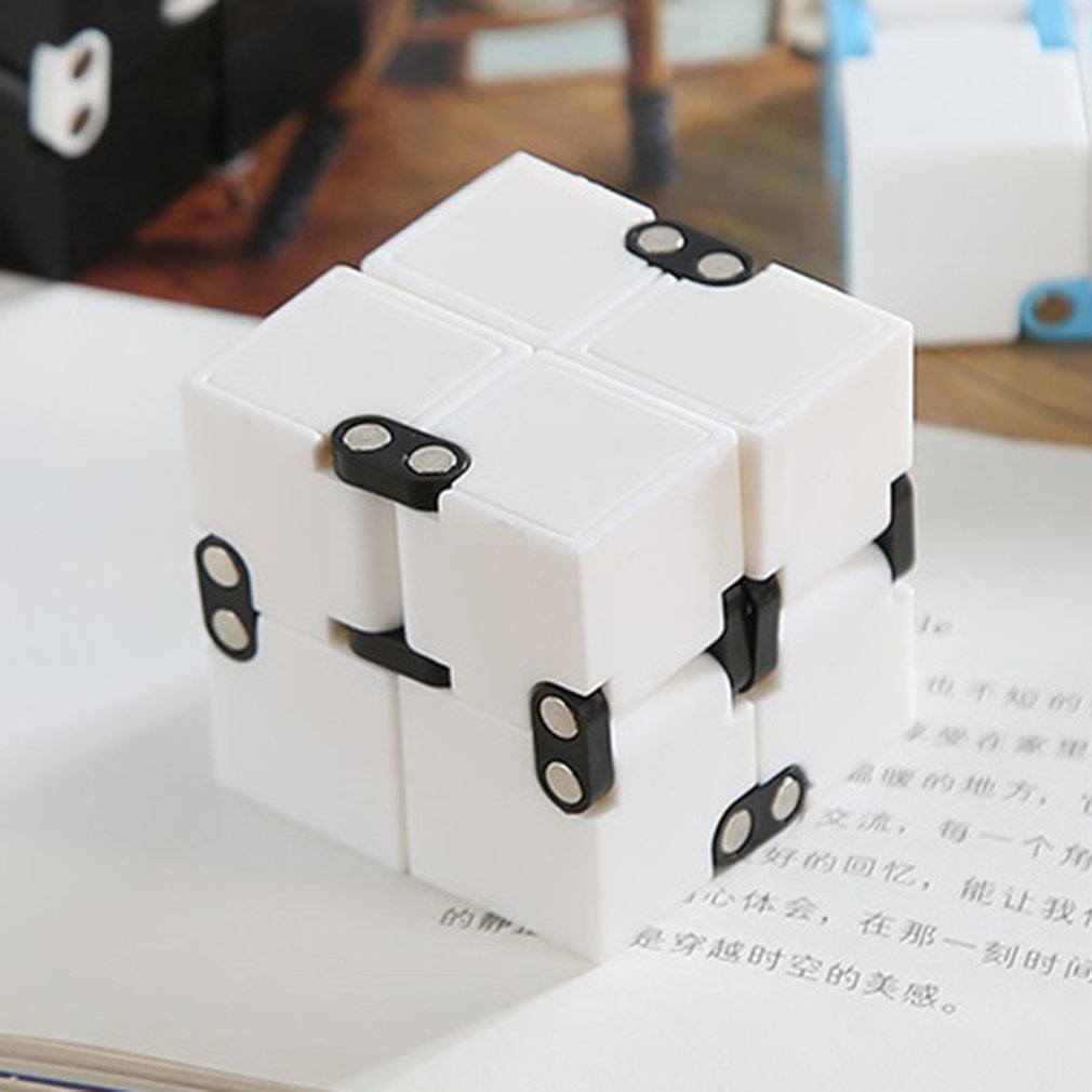 Uitverkoop Onbeperkt Flip Pocket Cube