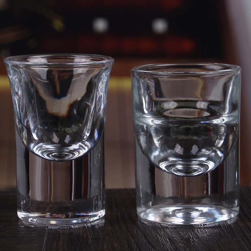 Hoog glas, kogelbeker, klein sterk glas, witte wijn, glazen beker met dikke bodem, bierglas, whiskyglas, wijnglazen