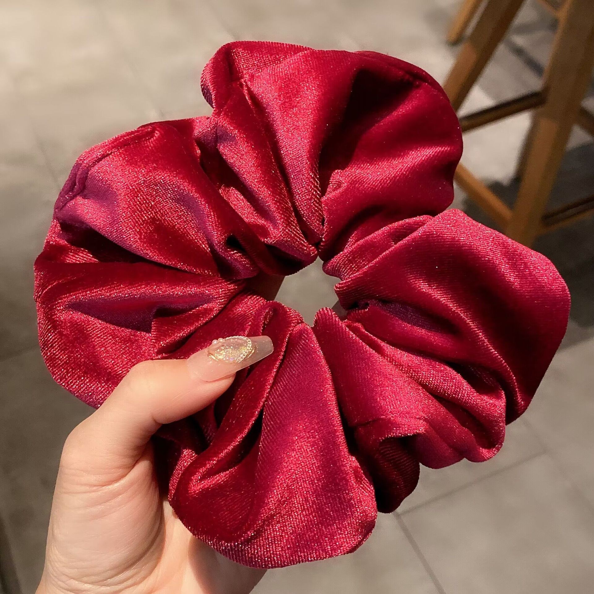 Coleteros de terciopelo negro de gran tamaño, lazos para el cabello para mujeres y niñas, bandas elásticas grandes de goma sólida para el cabello, cuerda, accesorios para el cabello de cola de caballo para invierno: Rojo