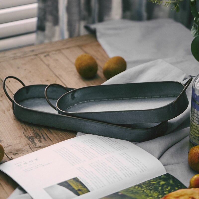 Oval Retro Distressed Metal Croissant Bread Tray Fruit Dessert Cake Sushi Plate with Handle for Home Kitchen Storage Decoration