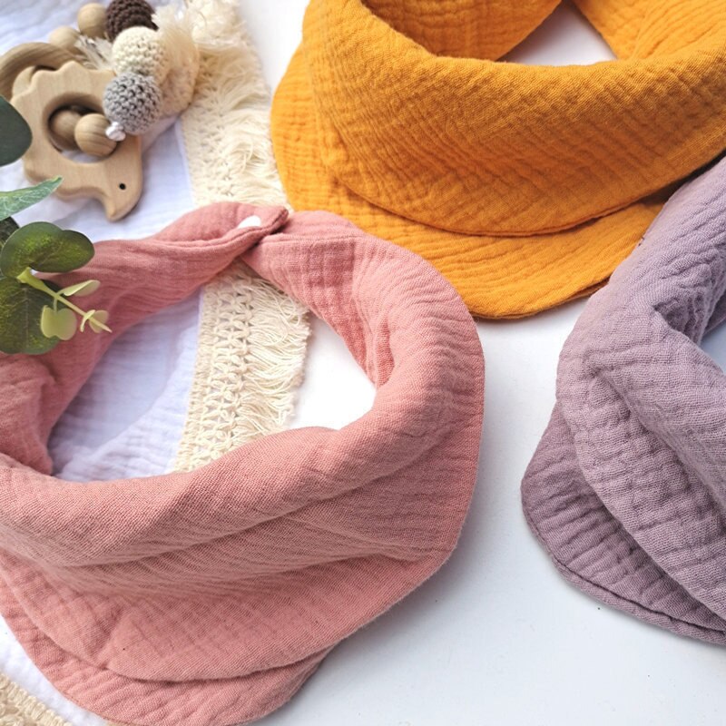 Nette Baby Lätzchen Weiche Baumwolle Dreieck Neugeborenen Baby Mädchen Junge Lätzchen Einfarbig Säugling Schal Baby Fütterung Zeug freundlicher Rülpsen tücher