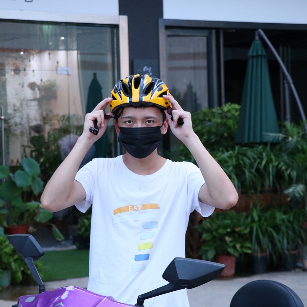 Ultralight Men/Women Cycling Road Bike MTB Helmet Windproof Helmet Mountain Road Bike Helmet Bicycle Outdoor Accessories