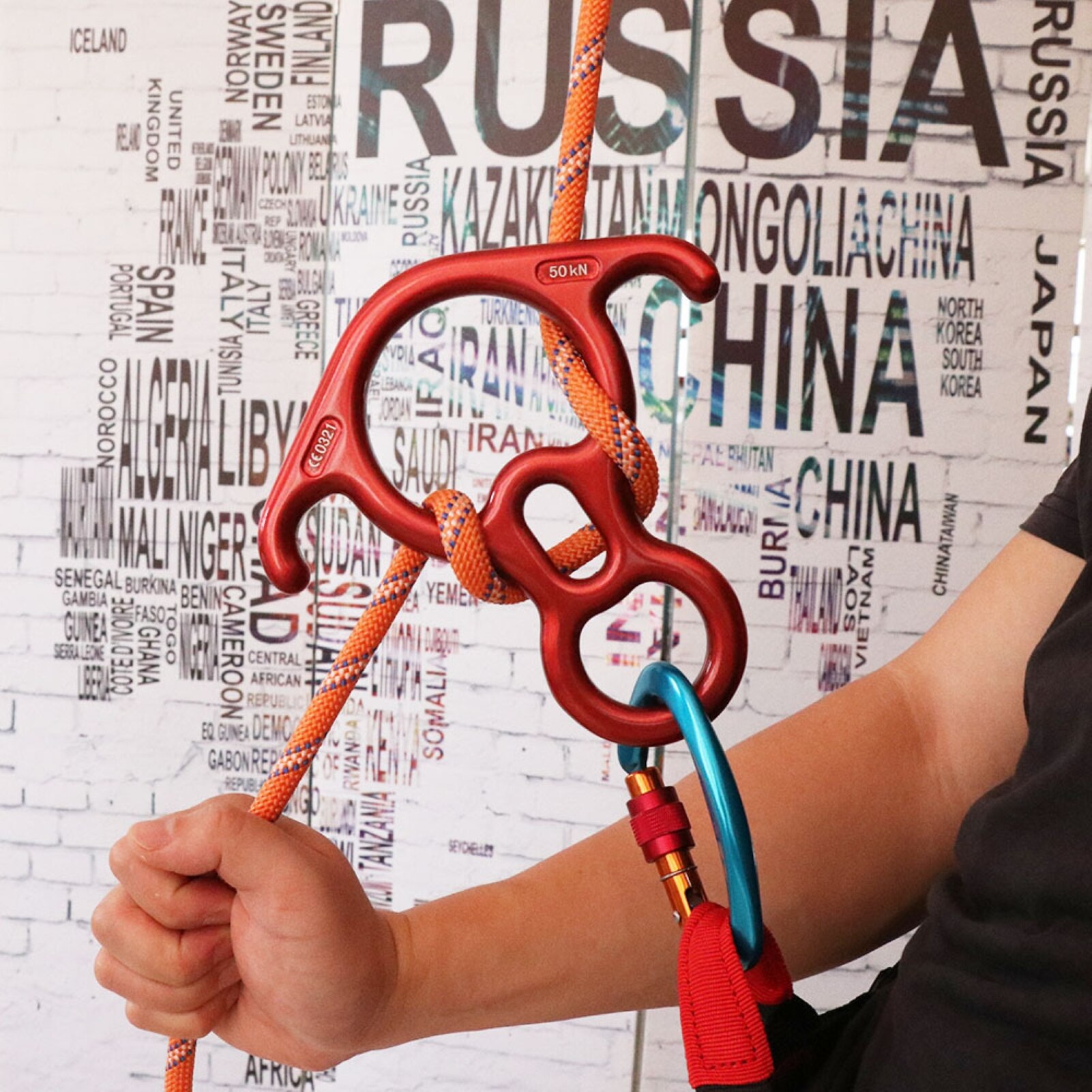 50KN Rescue 8 Shape Descender Gear Tool Descending Ring for Rock Climbing Training Aerial Yoga Outdoor Climbing Fall Arrester