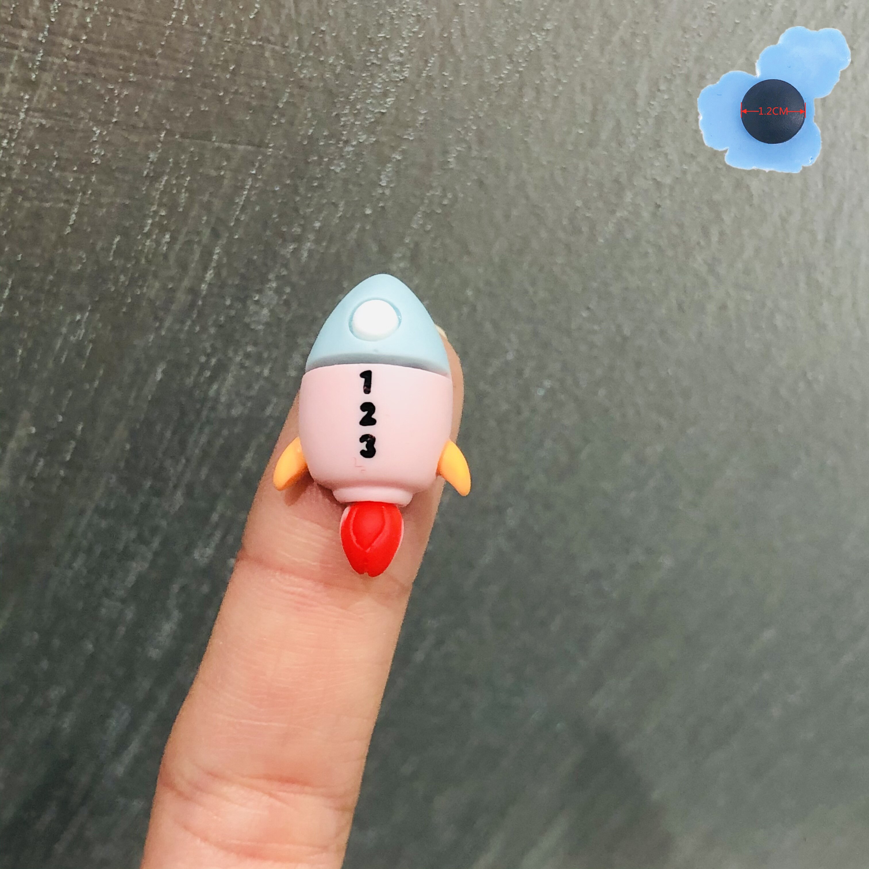 Bonne 1 PIÈCES Fusée Astronaute Enfants Chaussures Accessoires Résine Charmes De Chaussures Pour Garçons Filles D'anniversaire: Or