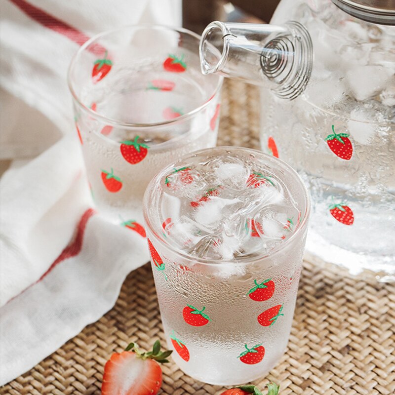 Olla de agua fría de cristal de fresa Kawaii, tetera de zumo de fruta de gran capacidad, tetera de cristal resistente al calor para hervir copas lindas de agua