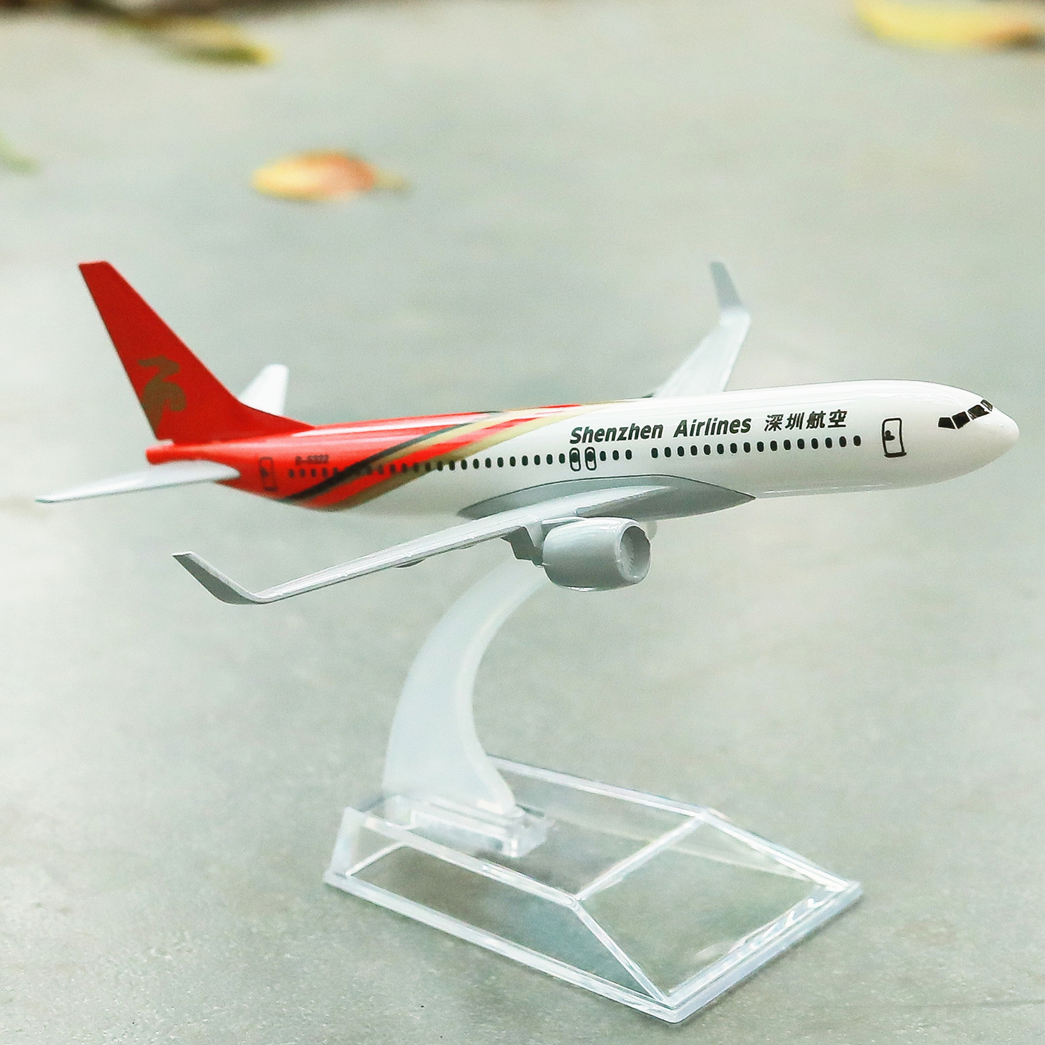 Shenzhen Airlines Boeing 737 Aircraft Model 15cm Alloy Aviation Collectible Diecast Miniature Ornament Souvenir Toys