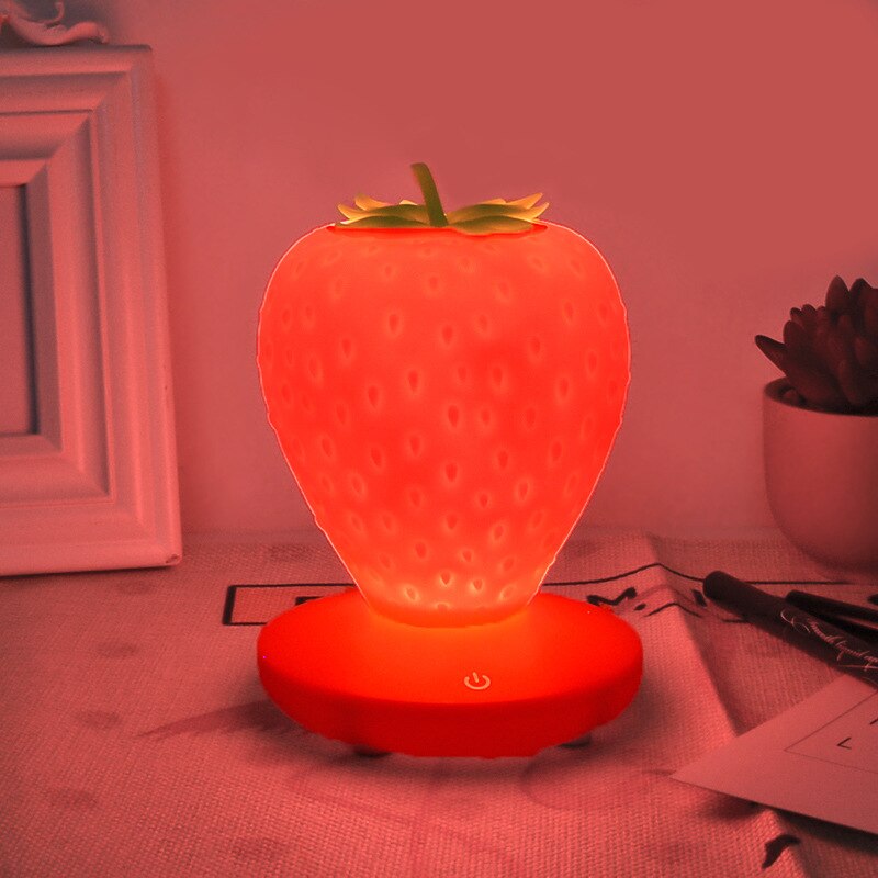 Led-Spaarlamp Kinderen Met Slapen Nachtlampje Plezier Aardbei Vorm Usb Opladen Siliconen Lamp Touch Schakelaar Luminaria: Rood