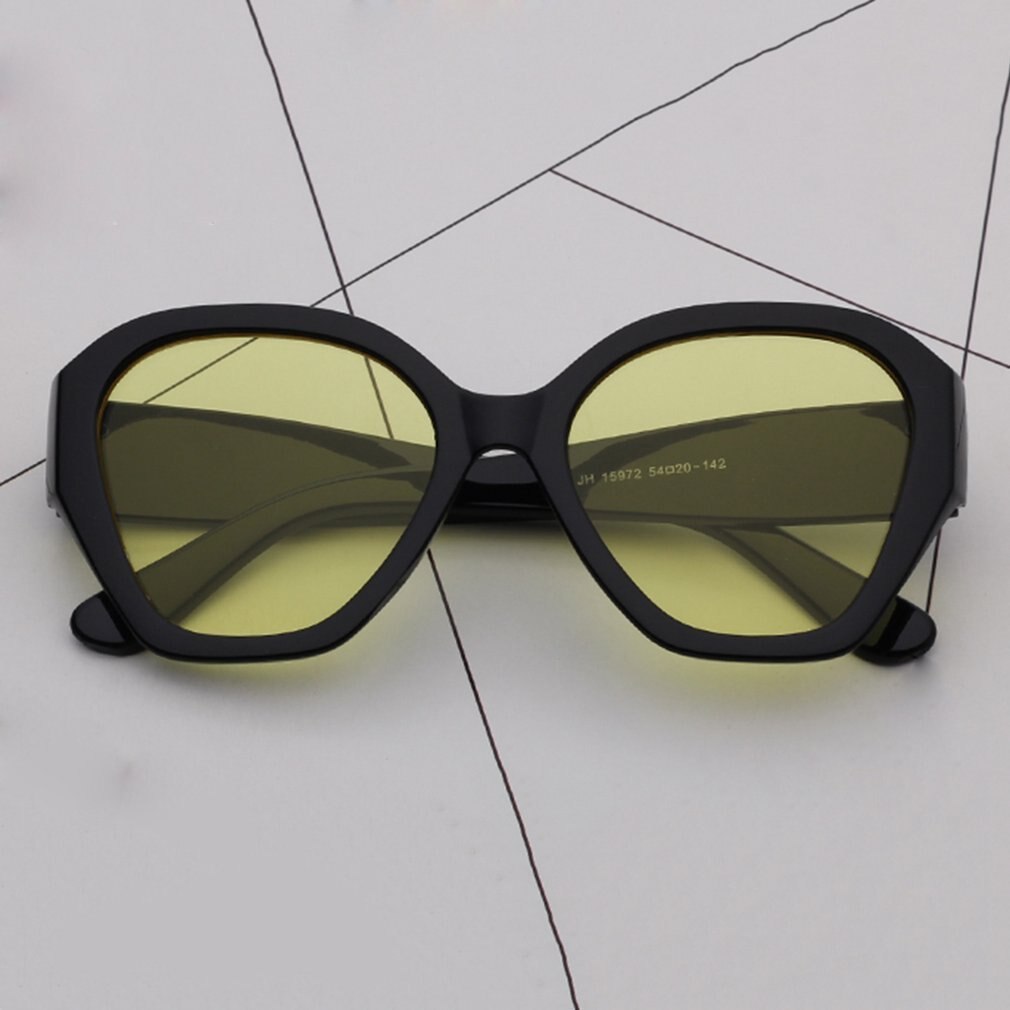 Gafas de sol retro cuadradas para mujer, anteojos clásicos rectangulares pequeños, artículo de viaje vintage de