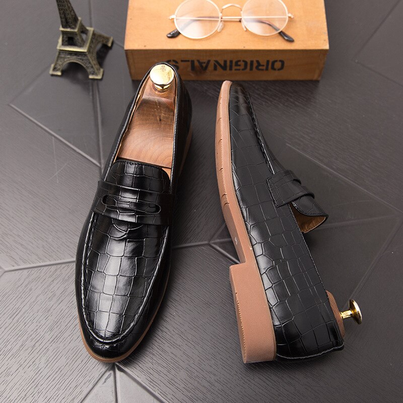 Mænd bryllup festkjole sko stor størrelse business formel kjole sko loafers mand åndbar spidse snøre afslappet sko