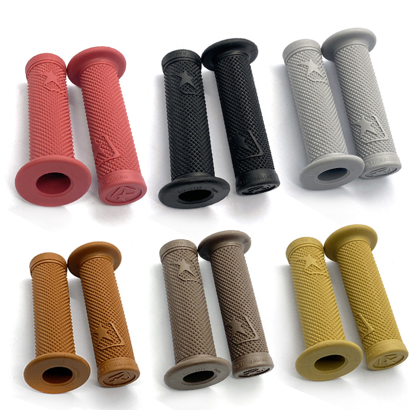 Maniglie di alta qualità Manubrio moto 7/8 '' 22MM Manopole moto universali in gomma Accessori per la modifica Design antiscivolo