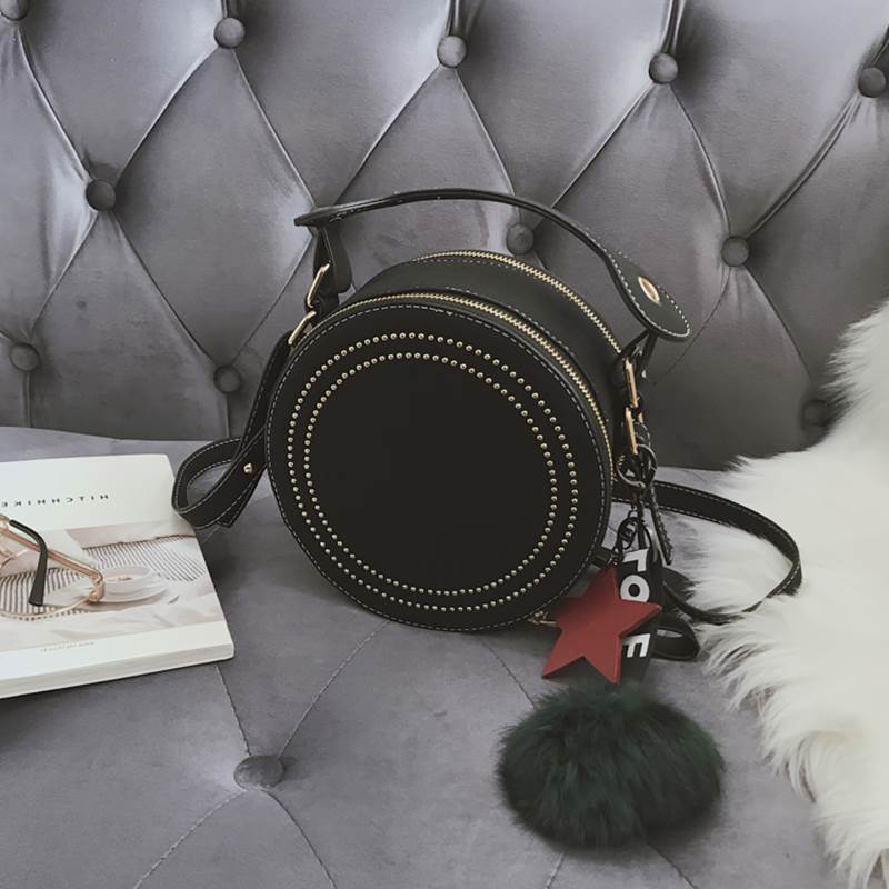 Daunavia Vrouwen Handtassen Ronde Crossbody Tassen Klinknagel Pu Lederen Messenger Tassen Portemonnee Dames Schoudertas Cirkel Leuke Hanger: black