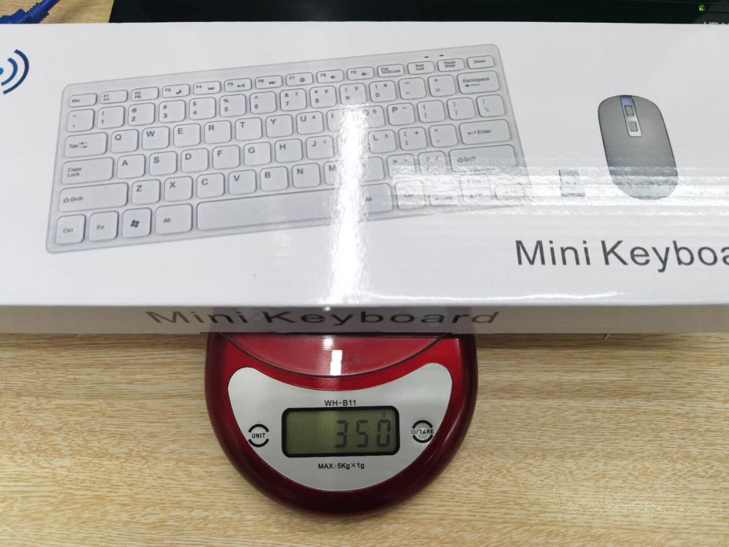 Ultimate Wireless 2.4GHz Mini Keyboard and Mouse Ergonomics Wireless Keyboard Multimedia Keyboard Combo Set for Laptop