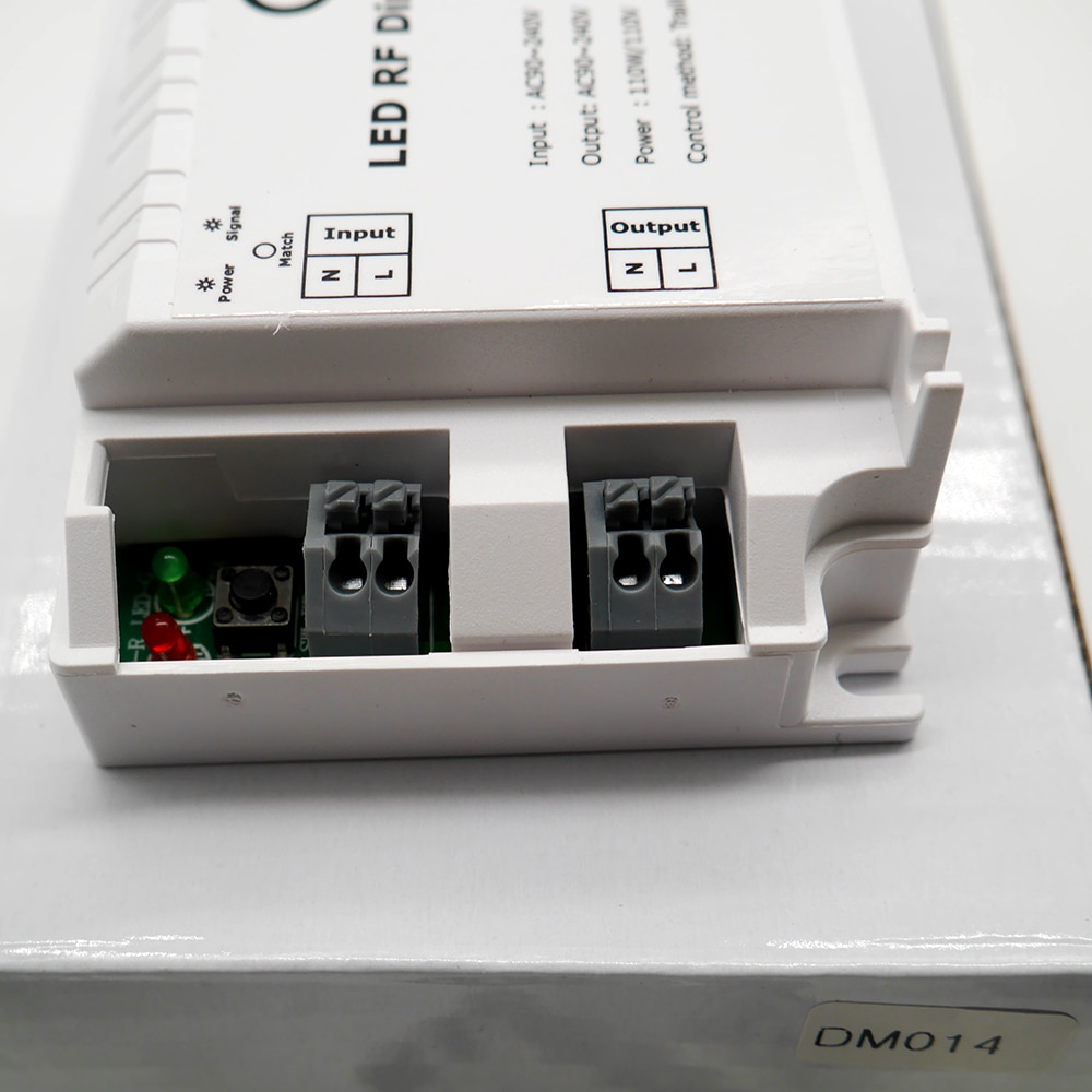 Högspänning  ac90-240v trådlös led ljusstyrka rf dimmer 3 nycklar fjärrkontroll bakkantsdimmer för led-ljus glödlampa  dm014