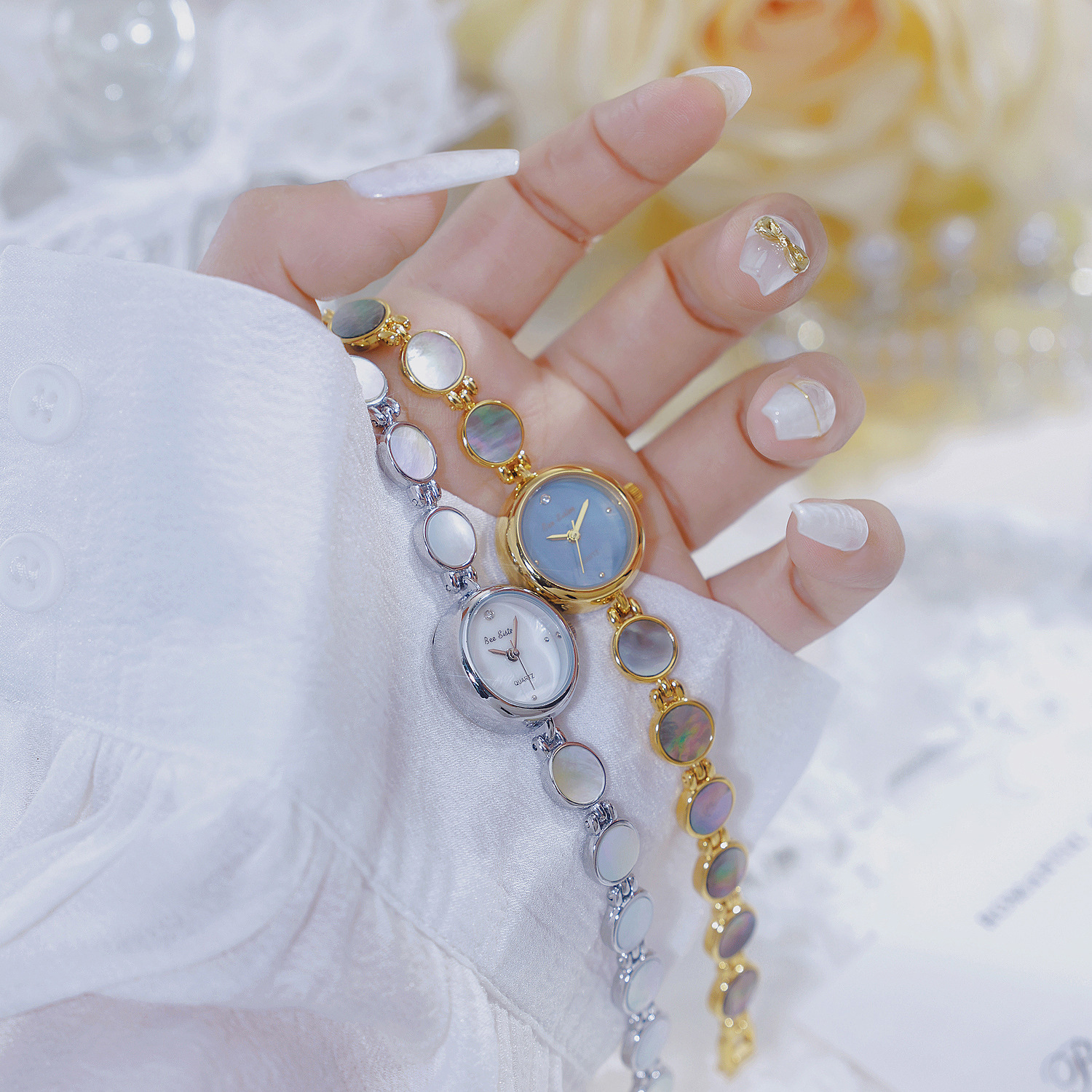 Nieuw in dameshorloges luxe mode schelparmband dame jurk horloge goud kleine wijzerplaat quartz horloge