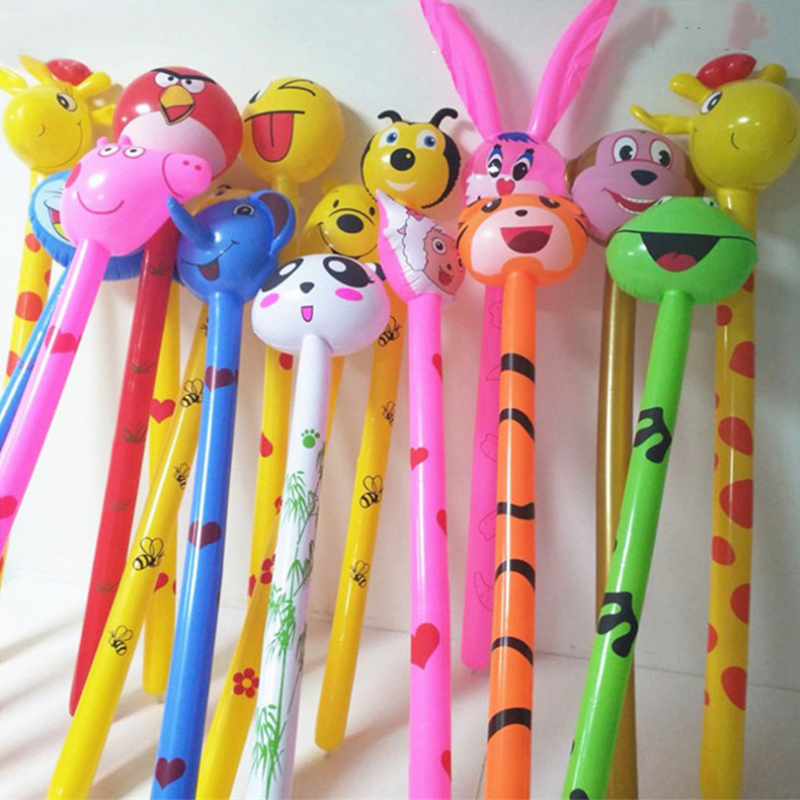 1 stück zufällige farbe Cartoon Hammer waffe Baby PVC Aufblasbare Spielzeug Tier Holz Club Cartoon Lange Spielzeug Kinder Spielen