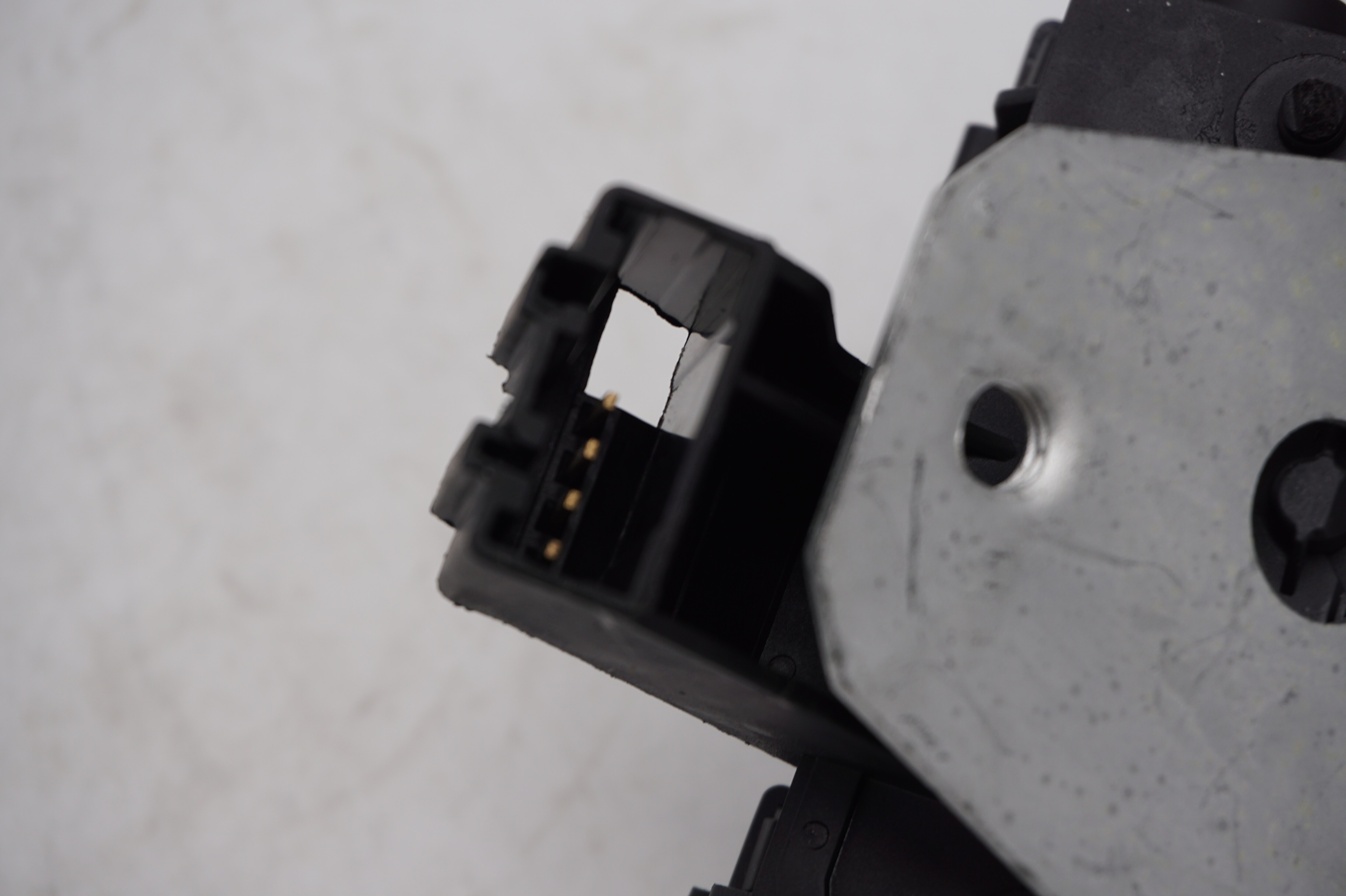 Tailgate Trunk Lock Latch For Ford Kuga MK1/Mondeo MK4/Galaxy MK2/Focus MK2 & MK3 1920840 1856670 8M51 R442A66DC