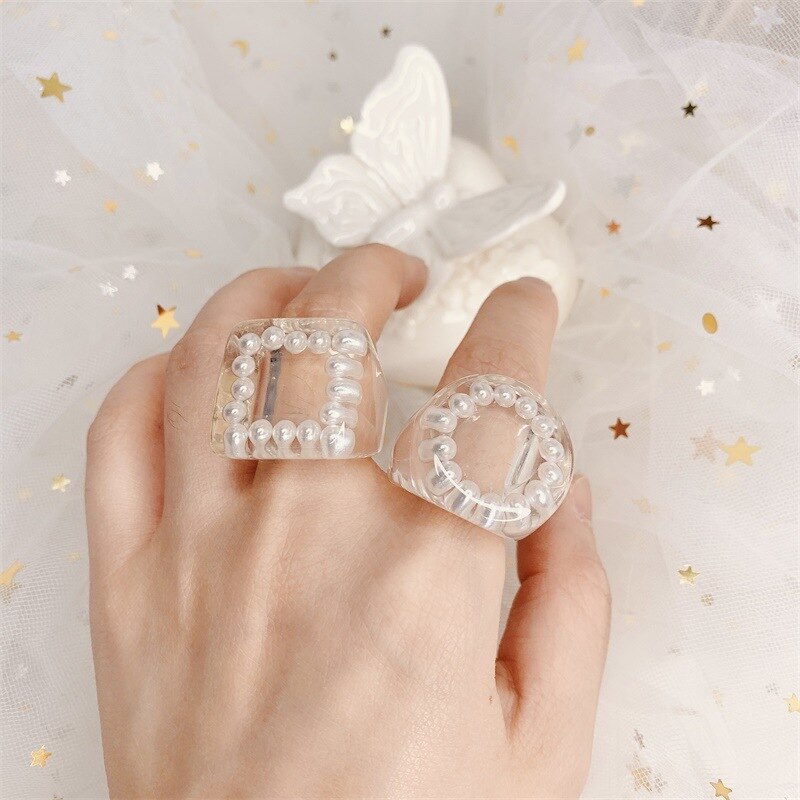 Koreaanse Elegante Transparante Acryl Resin Pearl Hollow Geometrische Vierkante Ronde Grote Ringen Voor Vrouwen Meisjes Zomer Sieraden