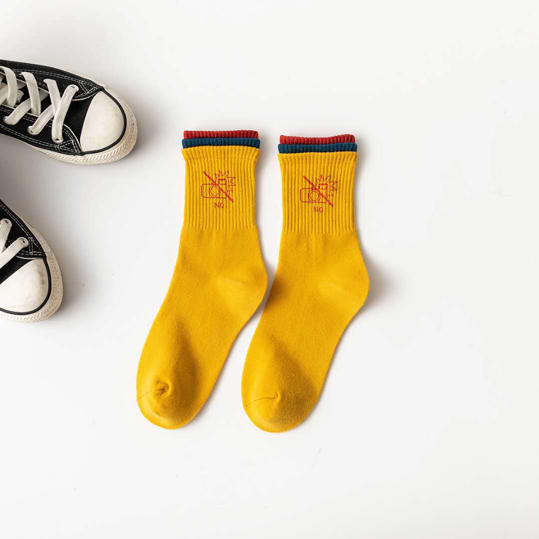 Chaussettes courtes de sport en coton pur pour hommes et femmes, chaussettes de rue respirantes et absorbantes de la sueur pour Couples: YELLOW