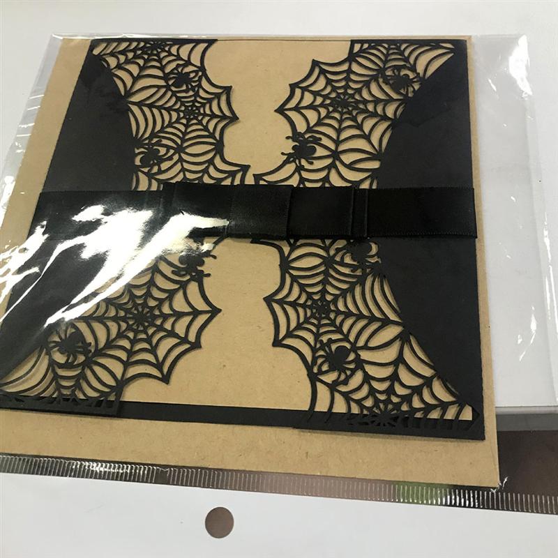 10 stk kuttet halloween invitasjonskort hule skrekkfestinvitasjoner kort edderkoppnettkort med bueknuter (svart)