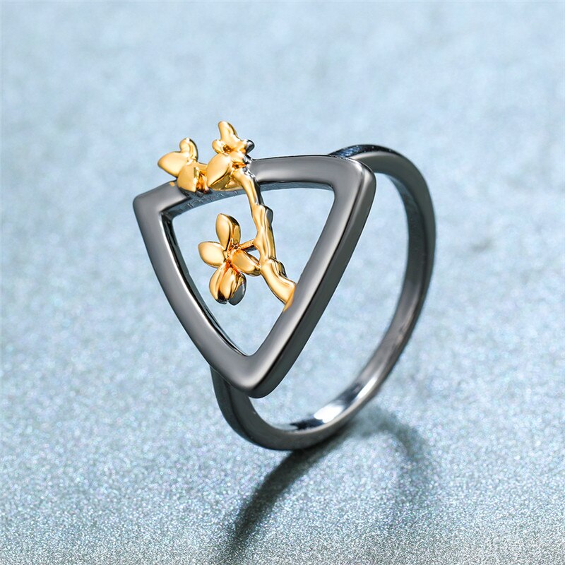 Jahrgang Weiblichen Dreieck Hohl Dünne Ring Charme Schwarz Gold Geometrische Hochzeit Ringe Für Frauen Kühlen Braut Blume Engagement Ring