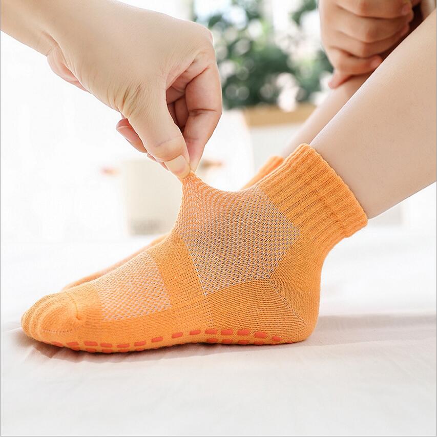 Calcetines antideslizantes cálidos de Otoño/Invierno para niños, calcetines de algodón de Color caramelo para niños, calcetines deportivos de algodón de 1 a 10 niñas
