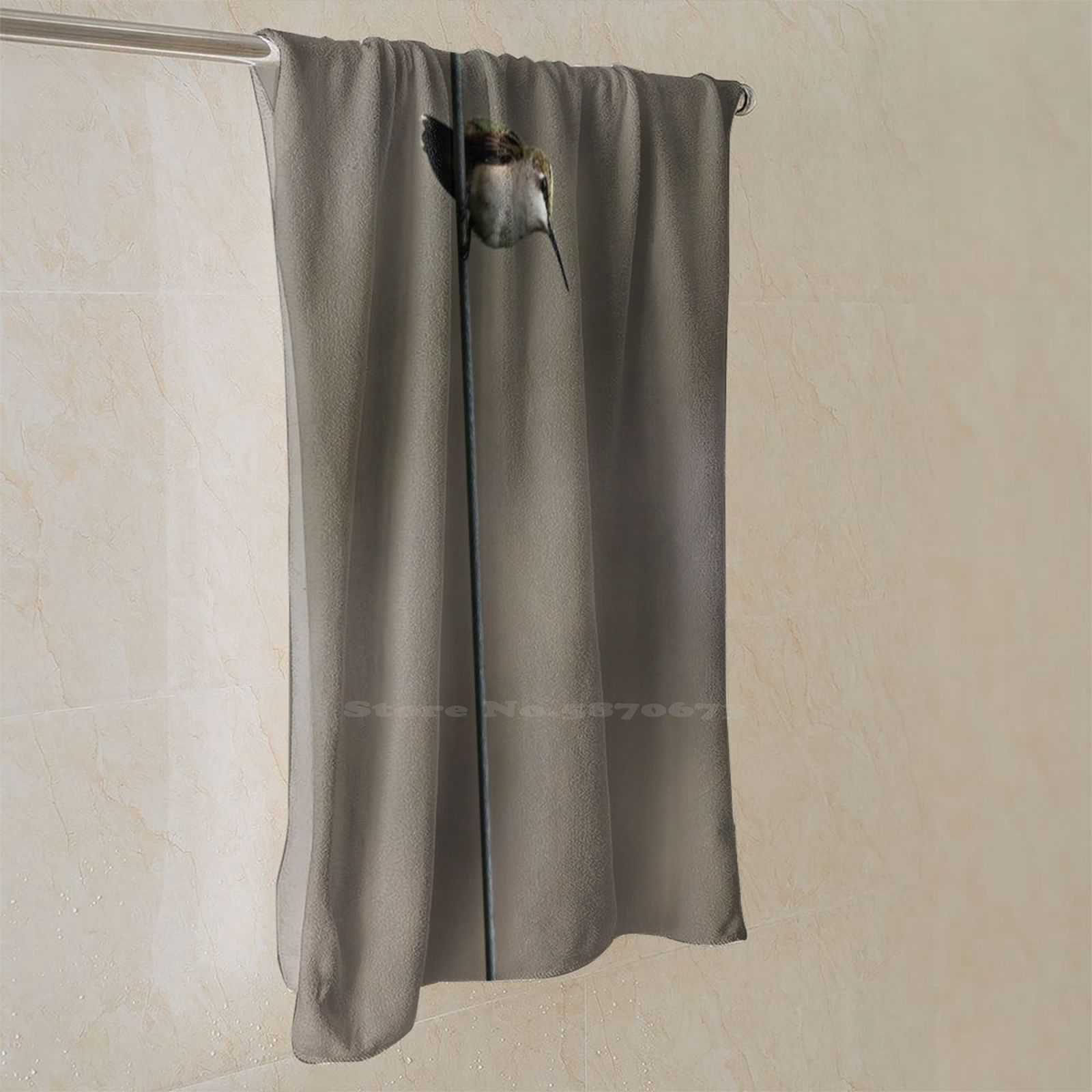 hummer na linii drukuj myjka twarz miękki ręcznik koliber rubinowy dławiony koliber rubinowy gardło hummer malutki ptak długi dziób