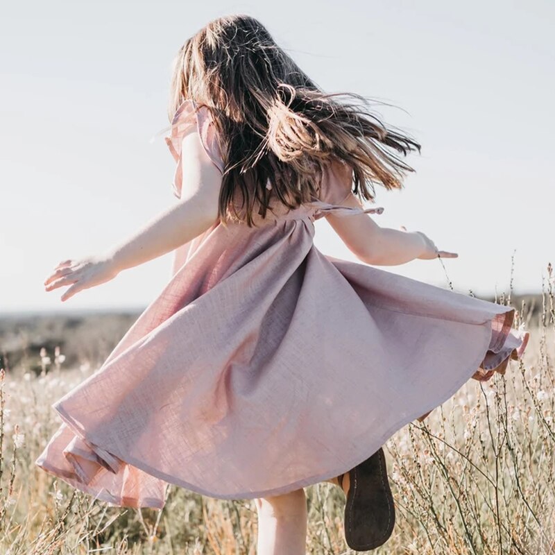 2022 nuove ragazze di fiori in cotone e lino vestono estate bambini Casual manica a petalo abiti da principessa dolci abiti da bambina TZ84
