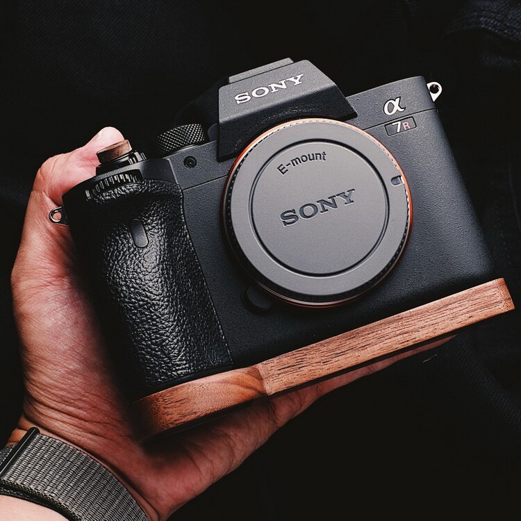 Handmade Wooden Wood Hand Grip Plate Bracket For Sony A7M4 A7R4 A9II A7R IV: 3