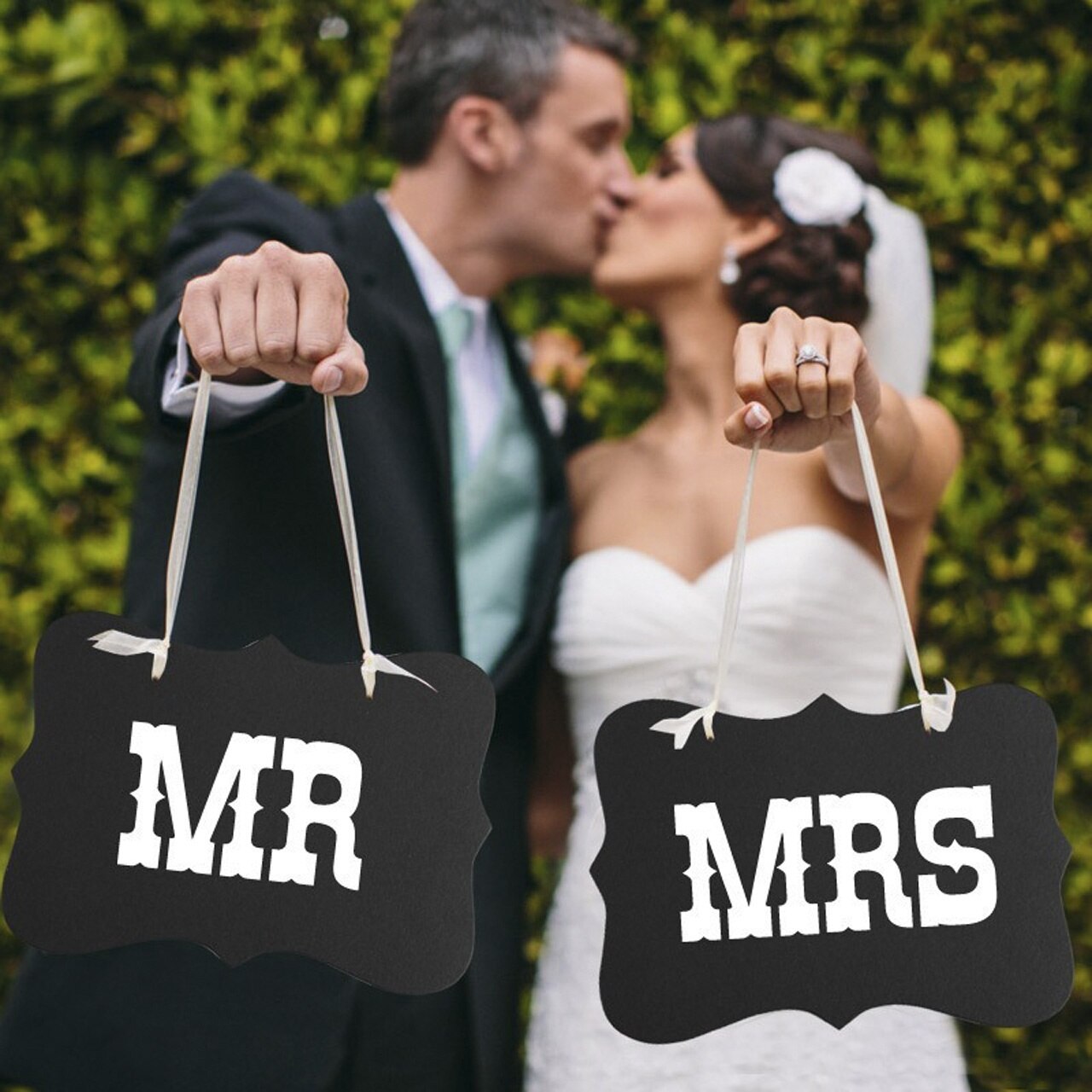 DIY Funny Wedding Decor Props Black Mr Mrs Paper Board+Ribbon Sign Letter Garland Banner Photo Booth decoration Party Favor