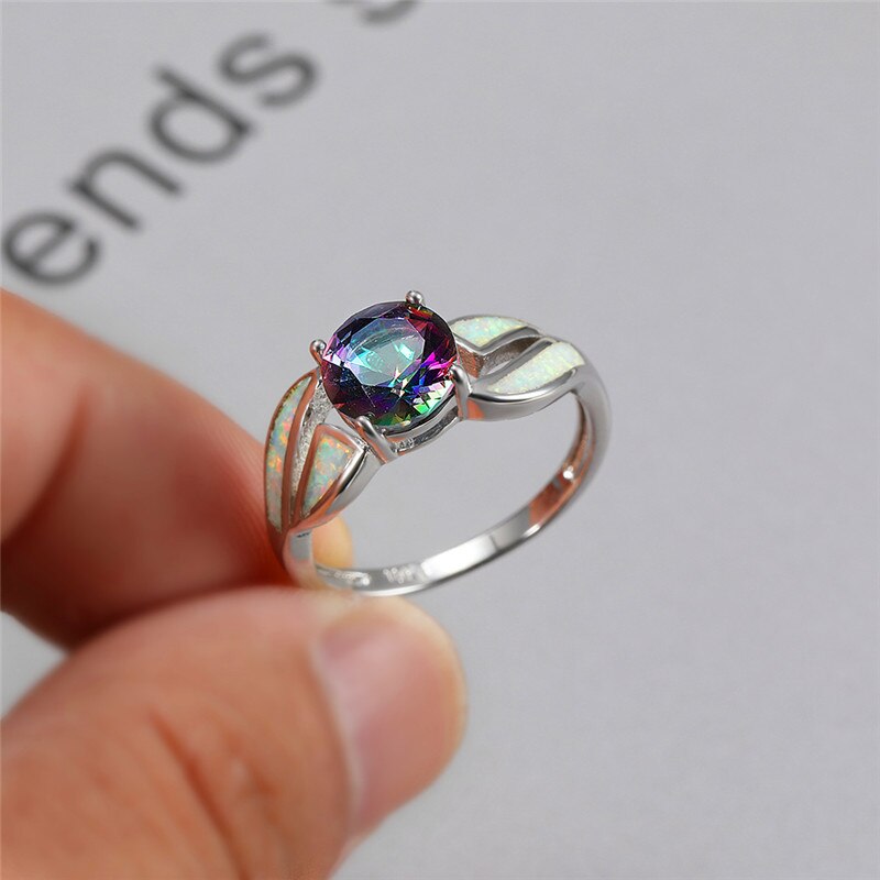 Di lusso Femminile Arcobaleno di Pietra di Cristallo Anello D'argento D'epoca di Colore Opal Anello di Fidanzamento Fascino Sottile Turno Anelli di Cerimonia Nuziale Per Le Donne