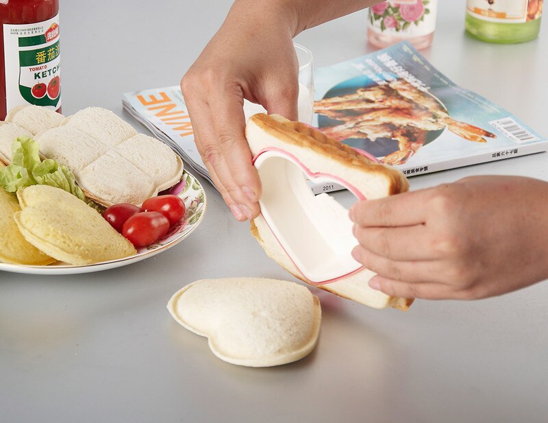 1PC Bread cutter kids Love Heart Shape Toast Cake Mold Cutter Sandwich Maker Mould OK 0425