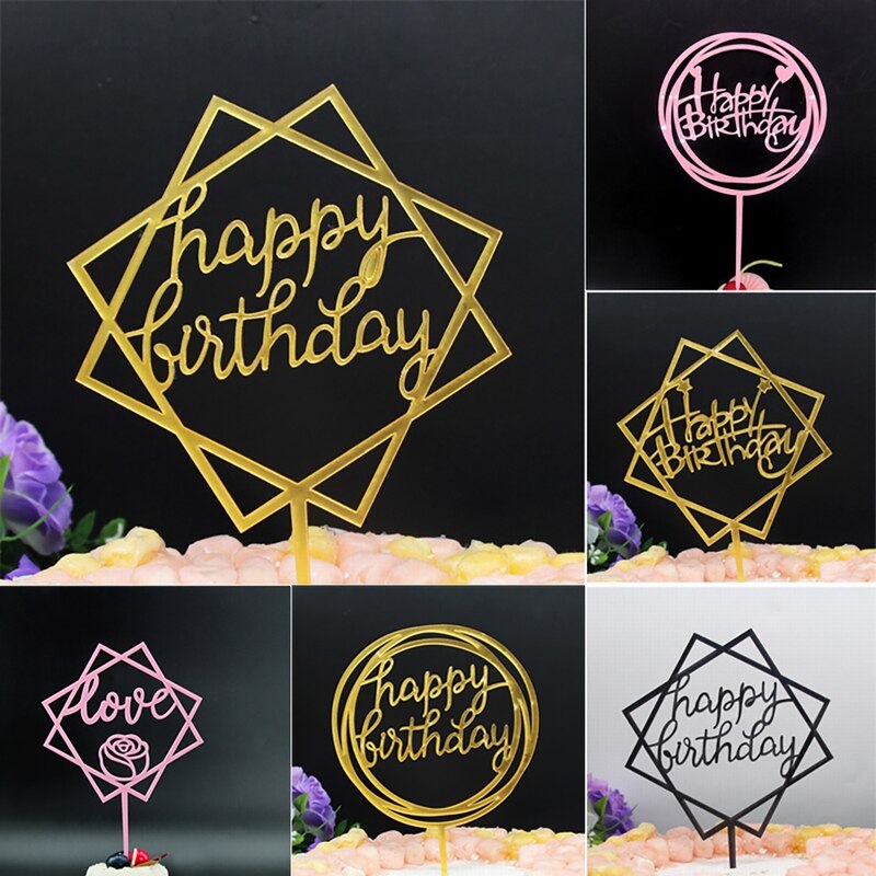 Happy birthday love flag cake topper van acryl met gouden en zilveren letters. decoratie voor een verjaardagsfeest of bruiloft.