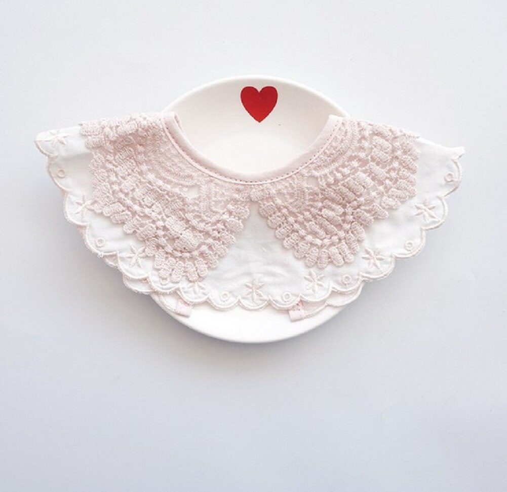 Baby Infant Spitze Bib Schöne Gefälschte Kragen Blume Bib Retro Speichel Handtuch Runde Baby Bib Baumwolle Spitze Gefälschte kragen Bib