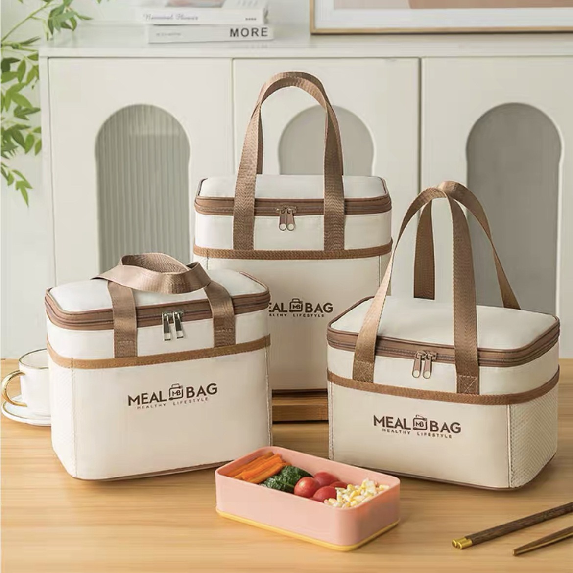 Portable lunch bag food insulated box Waterproof shoulder strap insulated box, hand-held lunch box bag, fresh aluminum DH