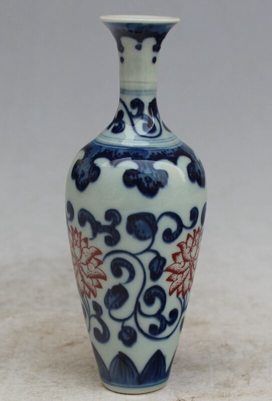 Exquisite Small Chinese Old Handwork Antique Blue and White Porcelain Auspicious Flower Designs Vase