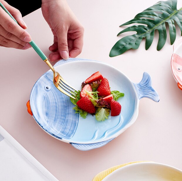 Cuencos y platos de cerámica con forma de pez, pintados a mano y esmaltados con dibujos animados, cuencos y platos para el hogar de un solo color.