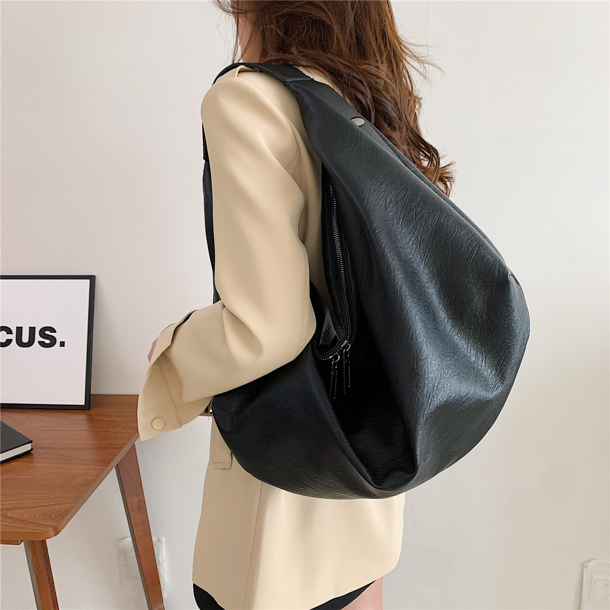 Große schwarze Umhängetaschen für Damen, große Landstreicher-Käufer-Tasche, einfarbig, hochwertiges weiches Leder, Umhängetasche, Damen-Reise-Einkaufstasche