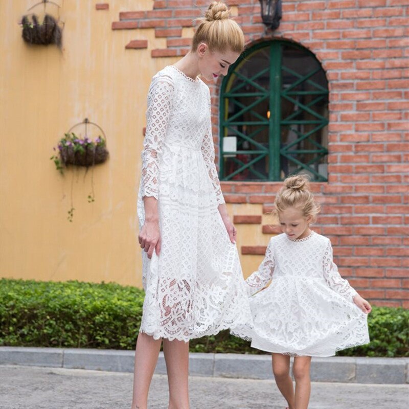 Moeder dochter jurken bruiloft mama en ik kleding moeder en dochter kant prinsessenjurk familie trouwjurken familie look